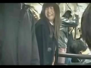 Awtobus ulylar uçin clip with aziýaly woman