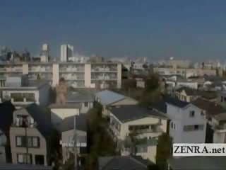 Пишні великий бовдур японець lassie стає fifty фут високий гігантський