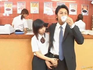 같은 an 순진한 소녀, 아마 에이 처녀 
